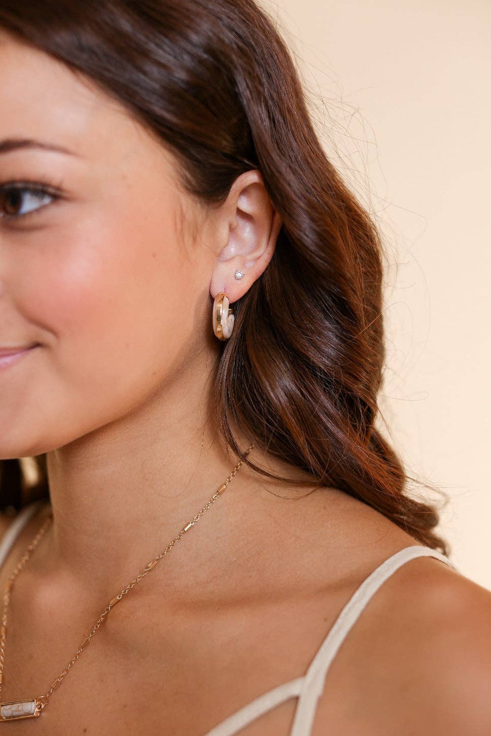 RUNWAY RESERVED TAN MARBLE HOOP EARRINGS: Tan / One Size