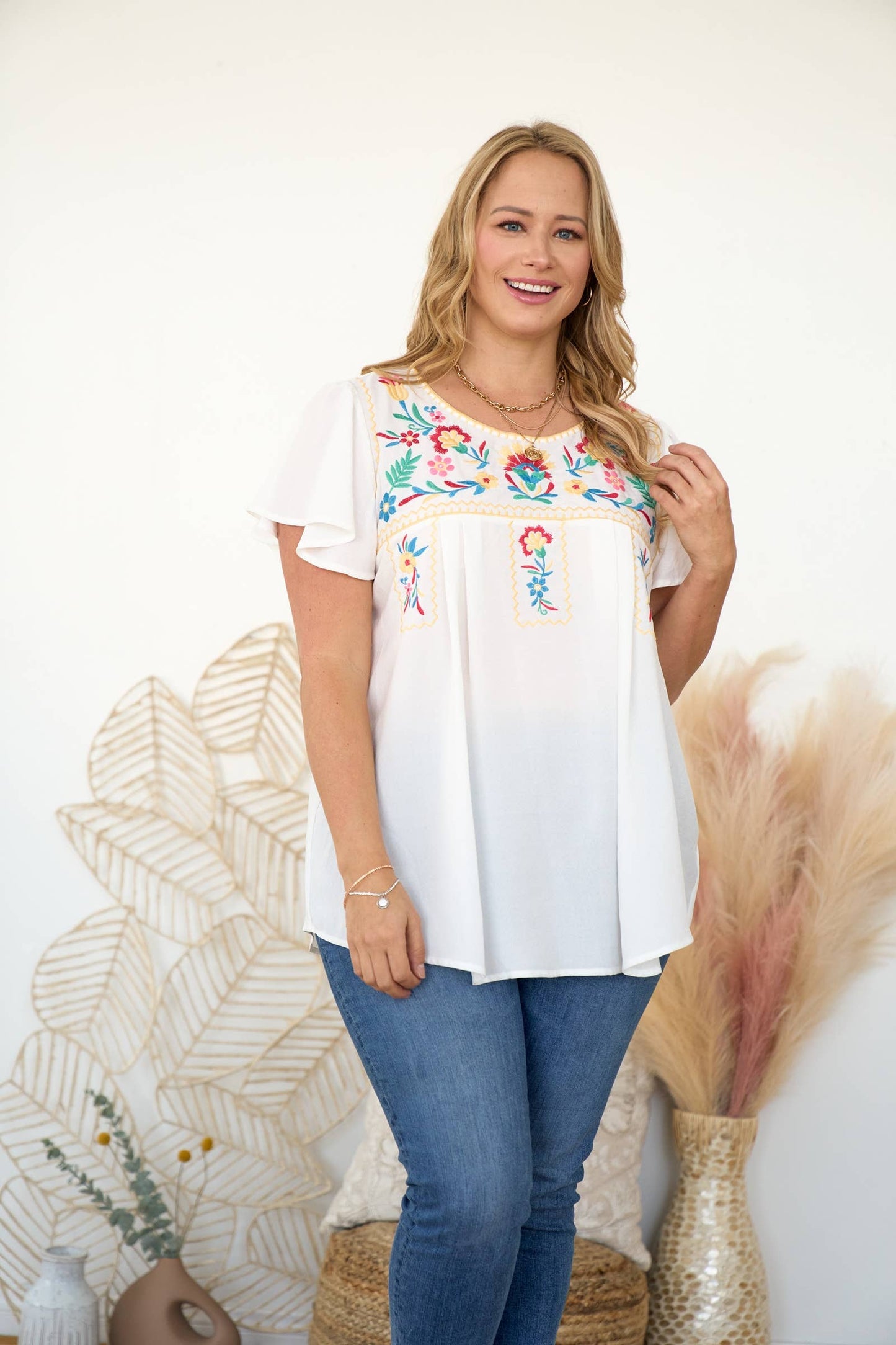 Plus breezy linen short sleeve top with embroidery Ivory / Plus Size