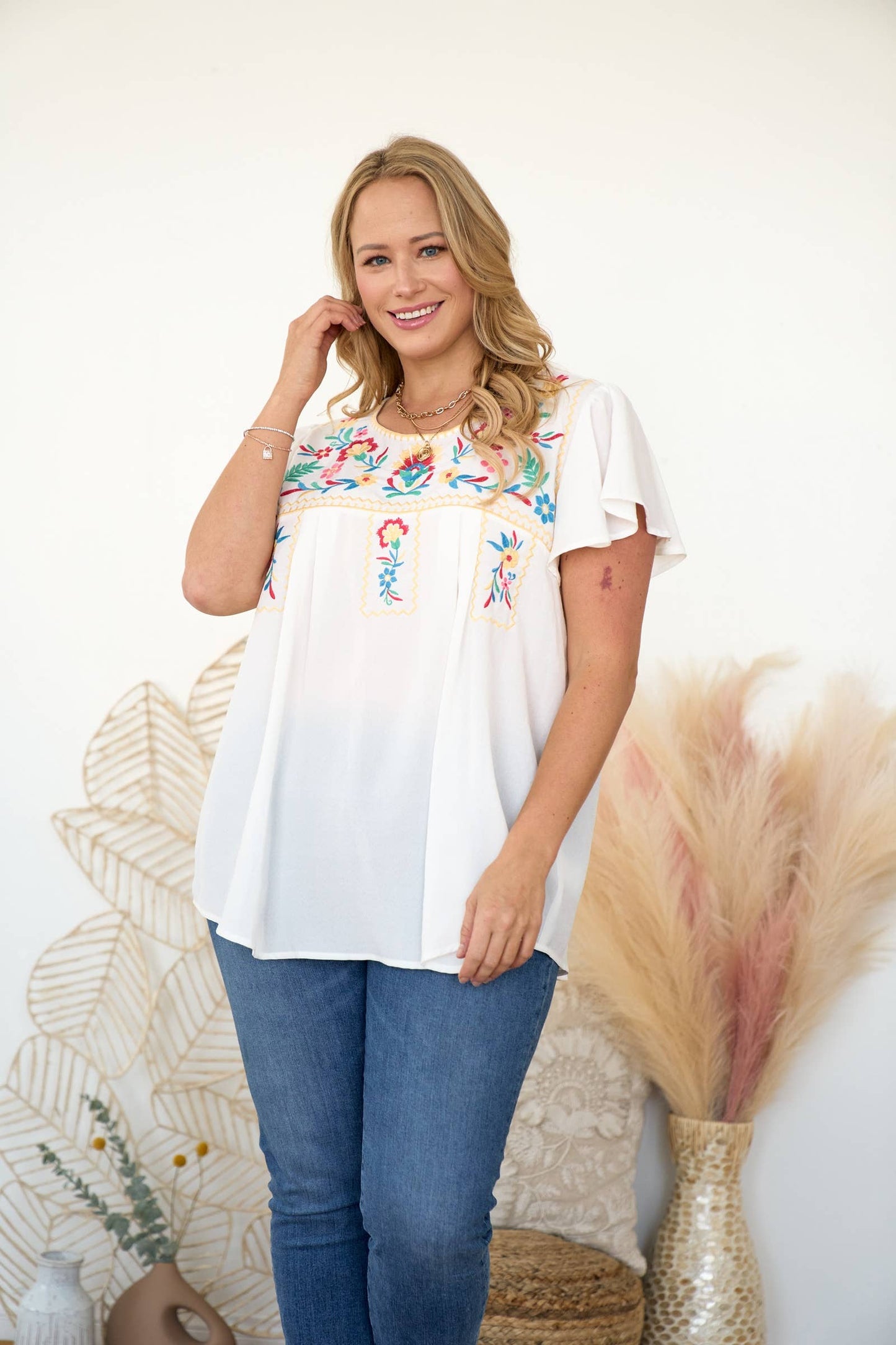 Plus breezy linen short sleeve top with embroidery Ivory / Plus Size