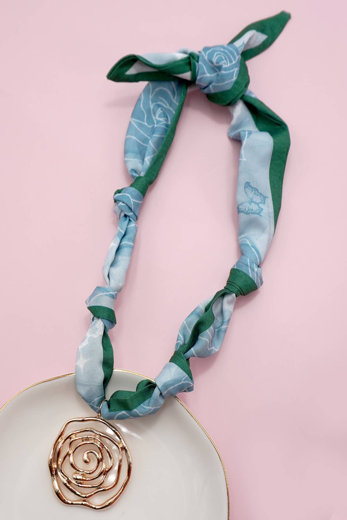 HANDMADE SCARF CHARM NECKLACE | 80N91790: G