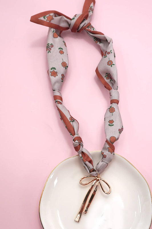 HANDMADE SCARF CHARM NECKLACE | 80N91790: L