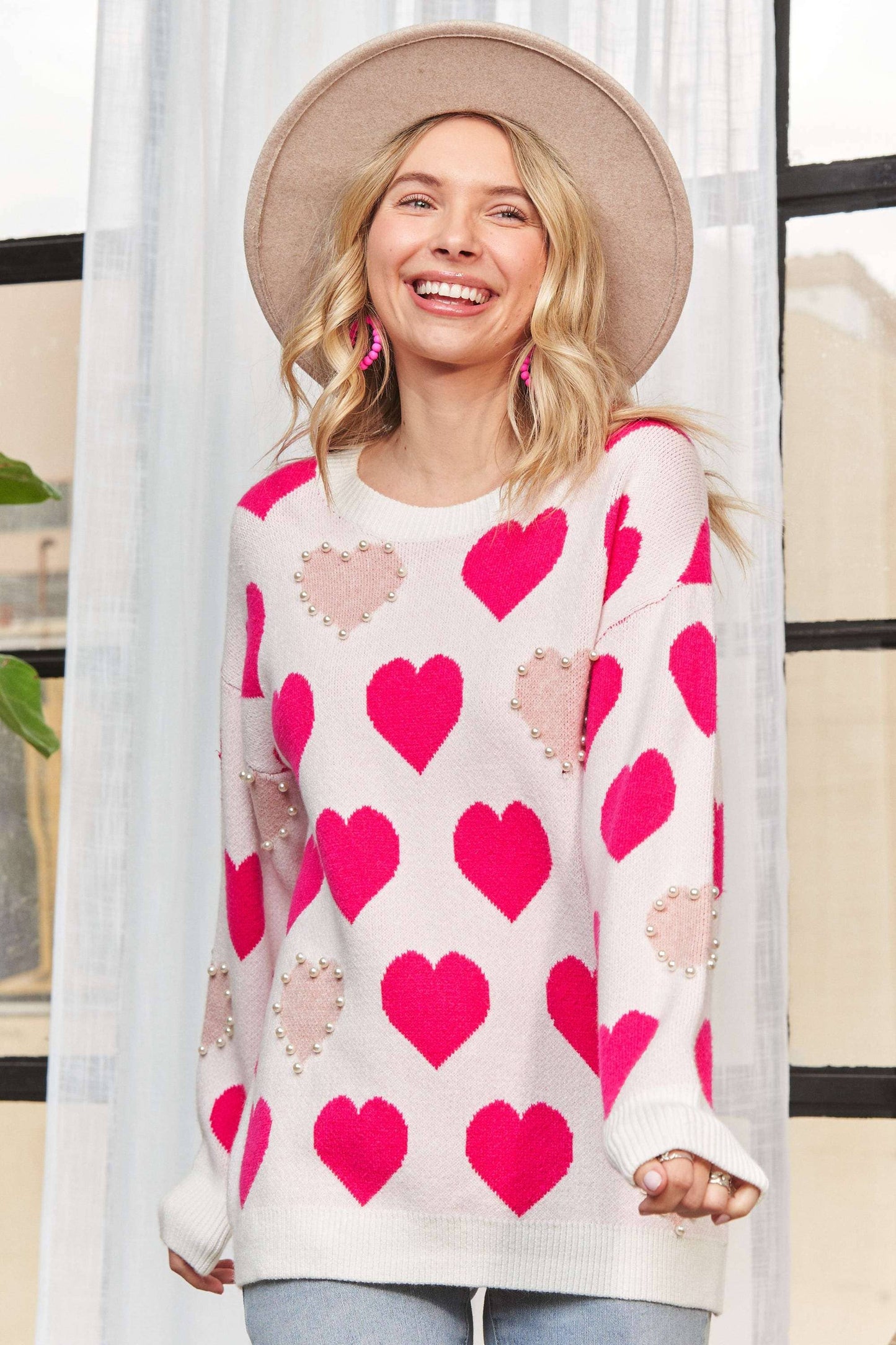 HEART PATTERN SWEATER TOP PEARL ACCENT: OFF WHITE/PINK / S-M-L
